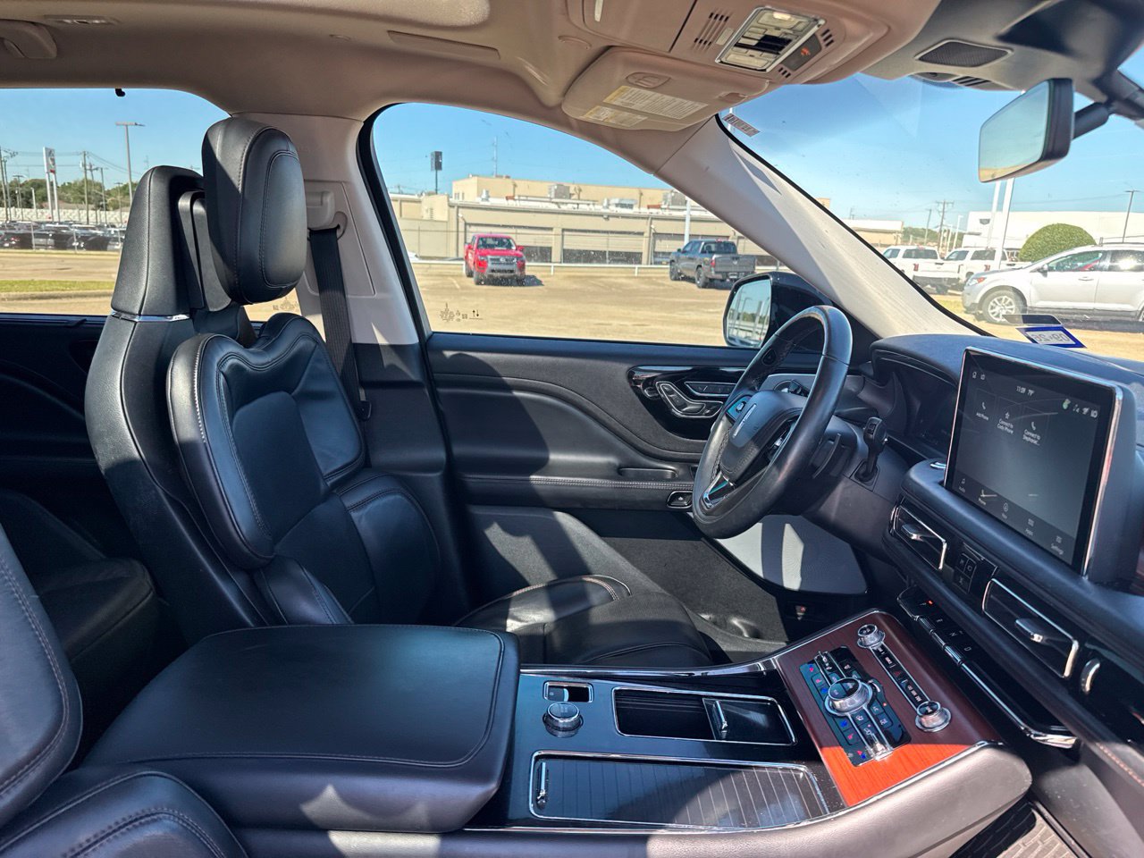 Used 2023 Lincoln Aviator Reserve w/ Equipment Group 201A RWD image 32