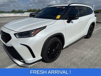Used 2023 Toyota Highlander XSE video 1