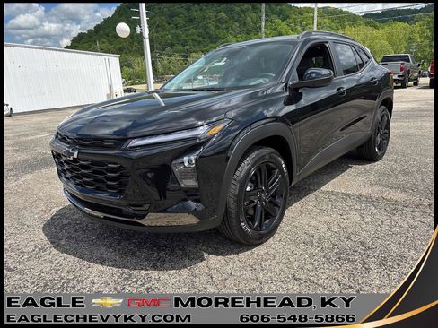 New 2026 Chevrolet Trax ACTIV w/ Driver Confidence Package FWD image 1
