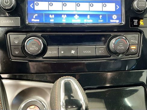 Used 2023 Nissan Maxima SR w/ Sport Mat Group FWD image 16
