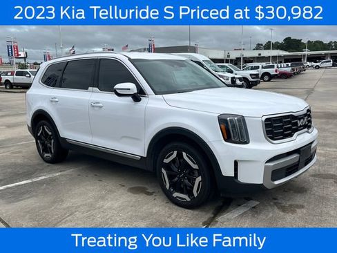 Used 2023 Kia Telluride S AWD/4WD image 1