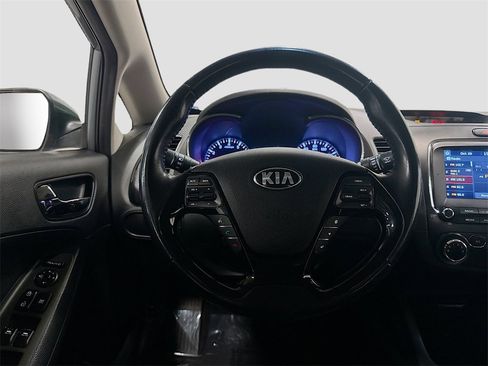 Used 2017 Kia Forte S w/ S Technology Package image 13