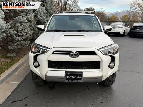 Used 2020 Toyota 4Runner TRD Off-Road image 2