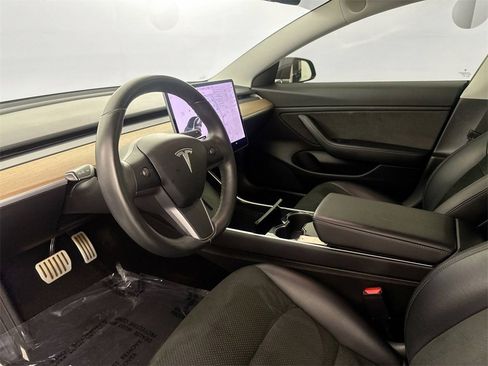 Used 2018 Tesla Model 3 Long Range image 9