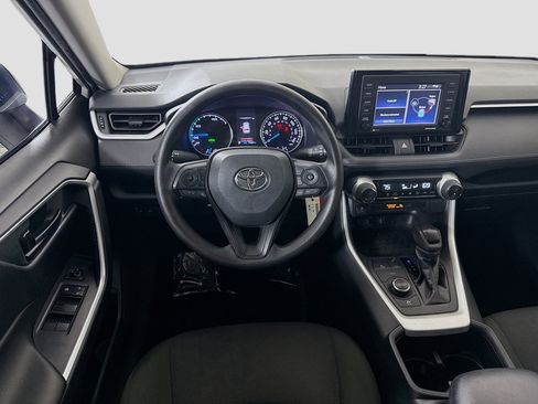 Used 2022 Toyota RAV4 LE image 17