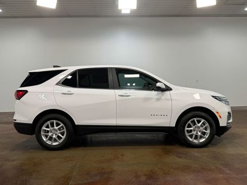 Used 2024 Chevrolet Equinox LT AWD/4WD image 23