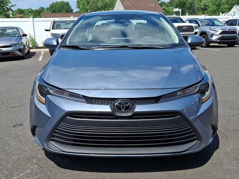 Certified 2025 Toyota Corolla LE FWD image 2