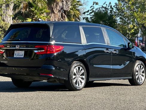 Used 2024 Honda Odyssey EX-L image 3