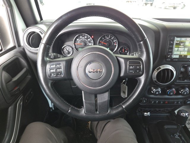 Used 2015 Jeep Wrangler Unlimited Sahara w/ Connectivity Group AWD/4WD image 50