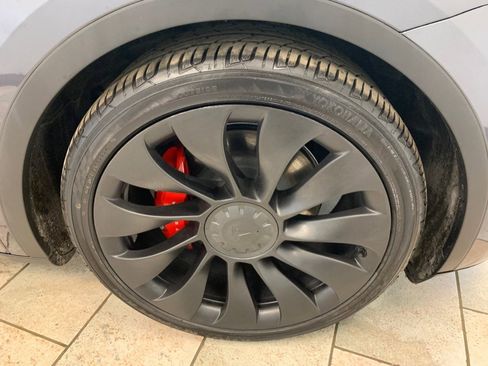 Used 2022 Tesla Model Y Performance AWD/4WD image 10