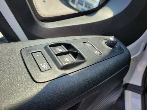 Used 2025 RAM ProMaster 2500 w/ Convenience Group FWD image 17