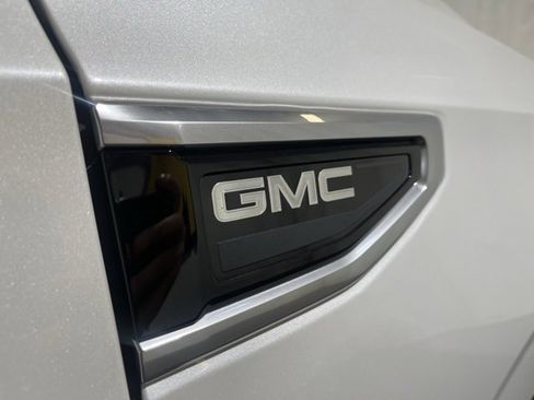 Used 2021 GMC Yukon Denali image 32