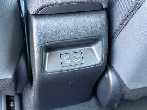 Used 2025 Toyota Corolla LE FWD image 9