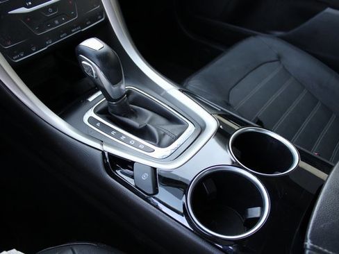 Used 2013 Ford Fusion SE image 25