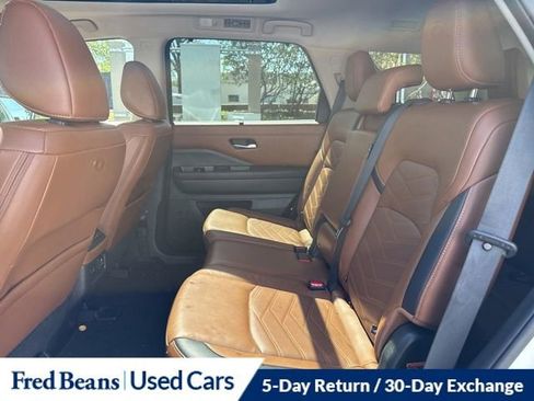 Used 2023 Nissan Pathfinder Platinum w/ Cargo Package AWD/4WD image 13