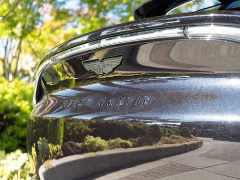 Used 2025 Aston Martin DBX 707 image 7