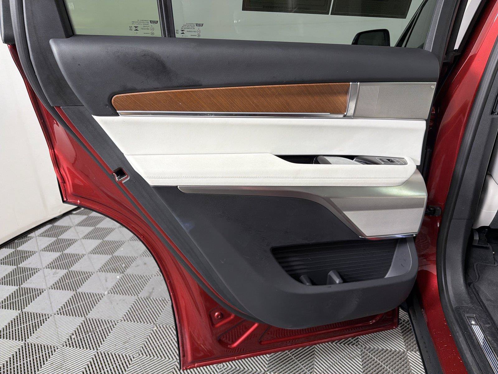 Certified 2026 Cadillac Vistiq Sport AWD/4WD image 21