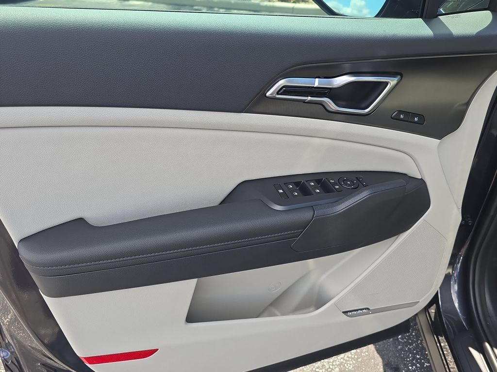 New 2027 Kia Sportage SX FWD image 18