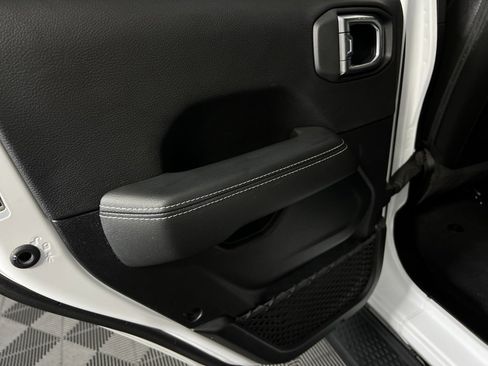 Used 2023 Jeep Wrangler Unlimited Sahara image 26