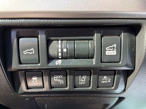 Used 2019 Subaru Outback 2.5i Limited AWD/4WD image 11