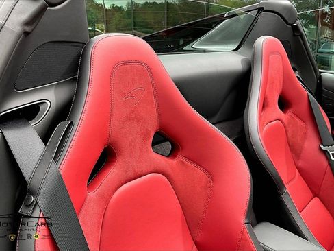 Used 2024 McLaren 750S Spider image 27