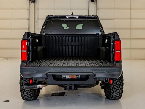 Used 2025 Toyota Tacoma TRD Off-Road image 9