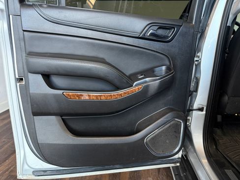 Used 2018 Chevrolet Suburban Premier image 24