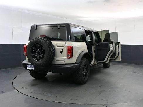 Used 2025 Ford Bronco Big Bend w/ Black Diamond Package AWD/4WD image 27