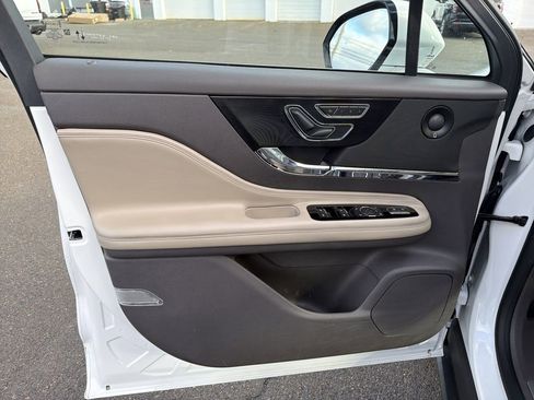 Certified 2021 Lincoln Corsair Reserve image 10