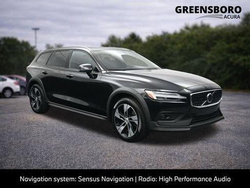 Used 2025 Volvo V60 B5 Cross Country Plus AWD/4WD image 1