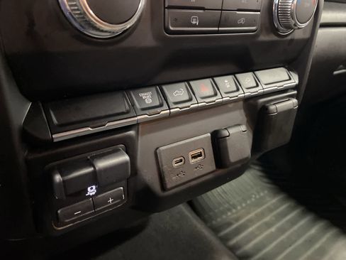 Used 2021 GMC Sierra 2500 SLE AWD/4WD image 25