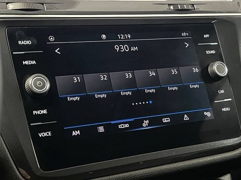 Used 2023 Volkswagen Tiguan SE w/ Panoramic Sunroof Package FWD image 26