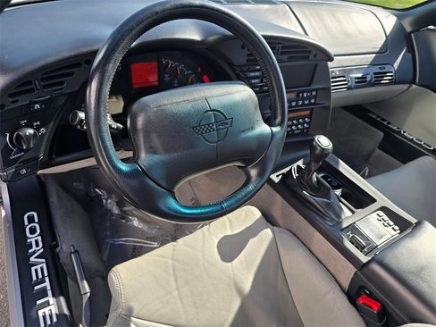 Used 1996 Chevrolet Corvette Coupe image 23
