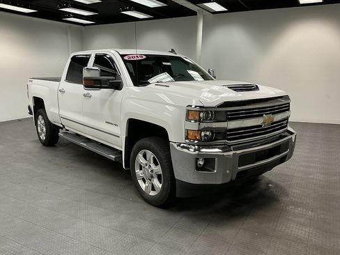 Used 2019 Chevrolet Silverado 2500 LTZ w/ Duramax Plus Package AWD/4WD image 7
