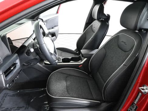 Used 2025 Kia K4 GT-Line w/ GT-Line Sunroof Package image 18