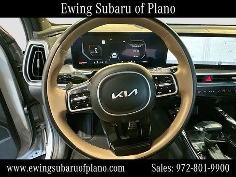 Used 2025 Kia Sorento SX Prestige w/ Olive Brown Leather Package AWD/4WD image 11