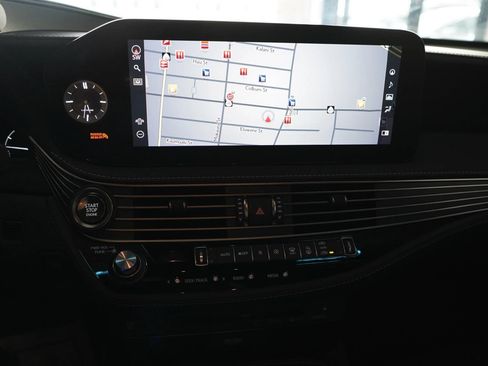 Used 2022 Lexus LS 500 w/ Luxury Package RWD image 9