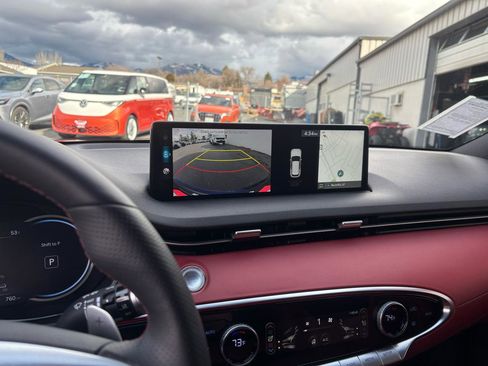 Used 2025 Genesis GV70 3.5T Sport image 6