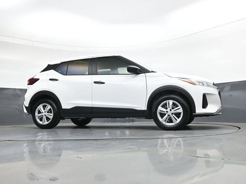 Used 2025 Nissan Kicks Play S image 36