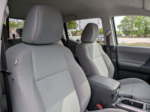 Used 2022 Toyota Tacoma SR5 w/ SR5 Appearance Package (SM) image 36