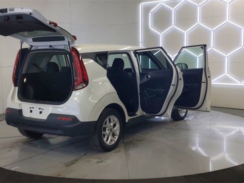 Used 2021 Kia Soul S image 19