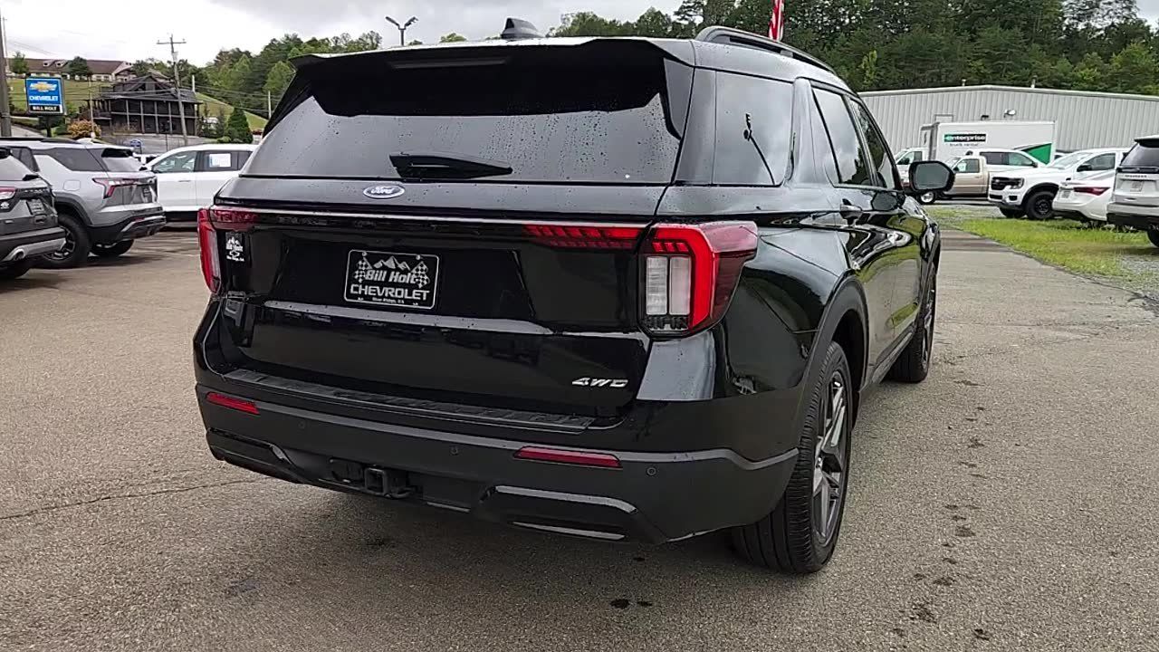 Used 2025 Ford Explorer ST-Line w/ Premium Package AWD/4WD image 5