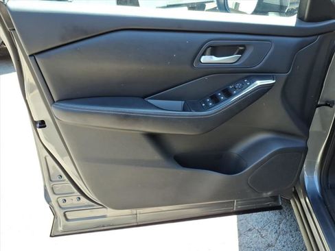 Used 2024 Nissan Rogue SV image 19