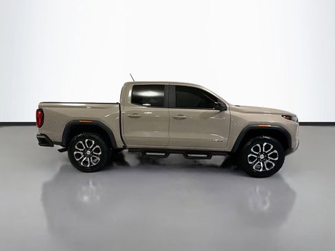 Used 2024 GMC Canyon AT4 w/ AT4 Premium Package AWD/4WD image 11