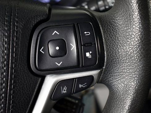 Used 2019 Toyota Highlander LE image 36