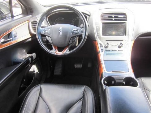 Used 2018 Lincoln MKX Select w/ Select Plus Package AWD/4WD image 10