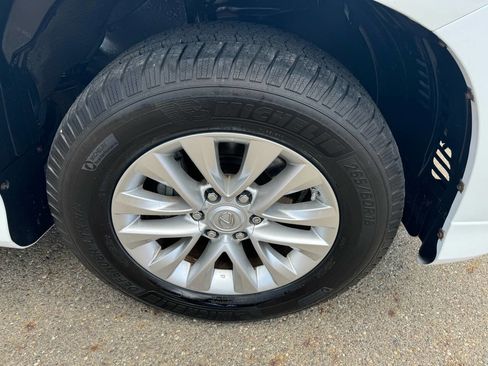 Used 2014 Lexus GX 460 image 8