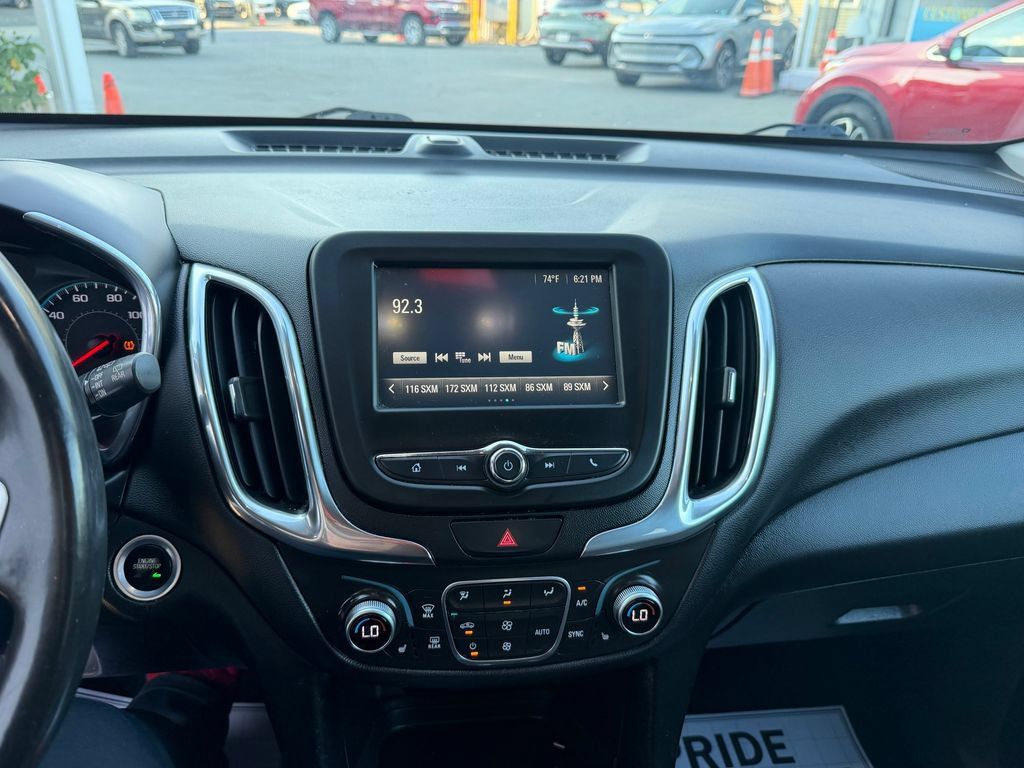 Used 2018 Chevrolet Equinox LT AWD/4WD image 17