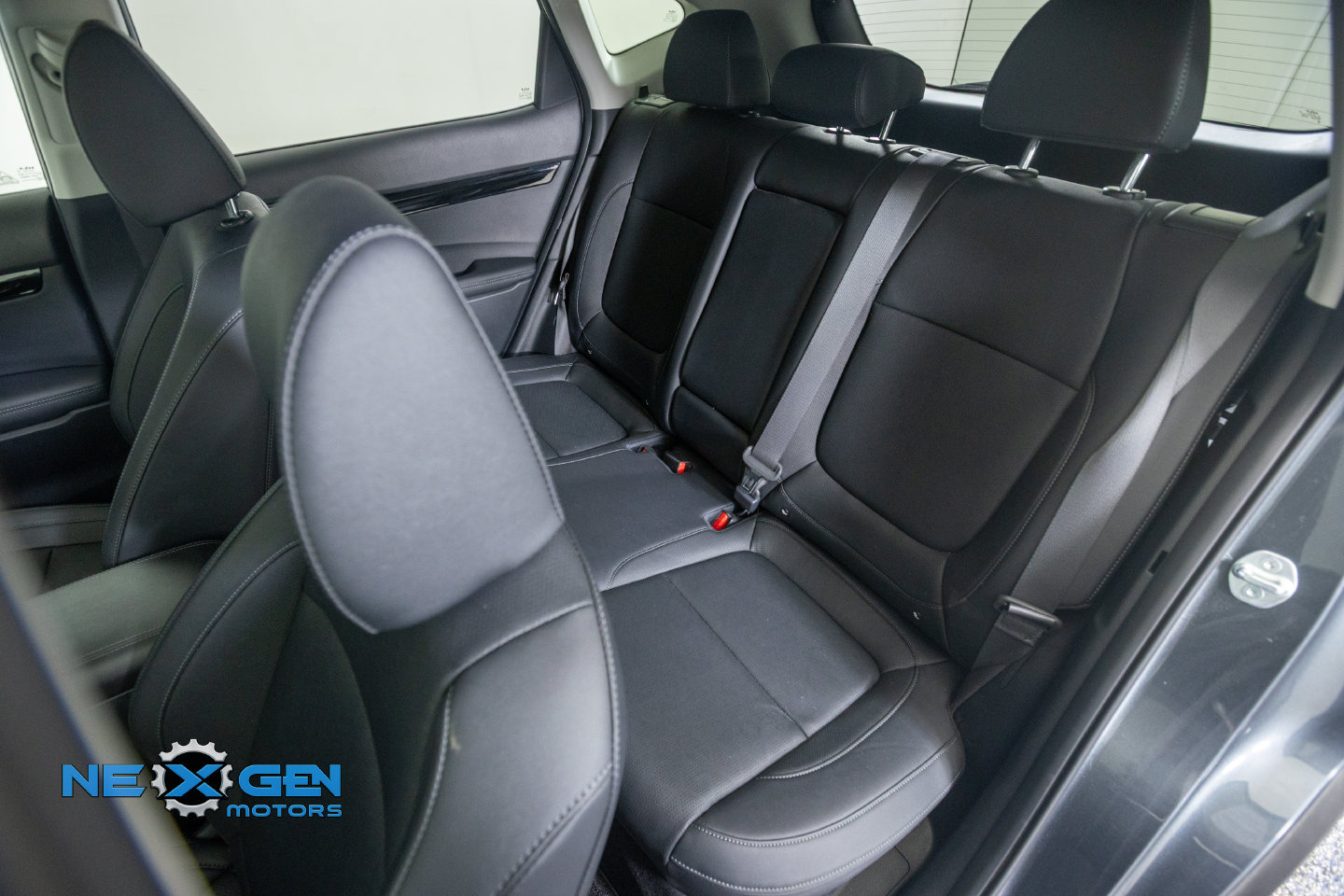 Used 2024 Kia Seltos EX AWD/4WD image 30