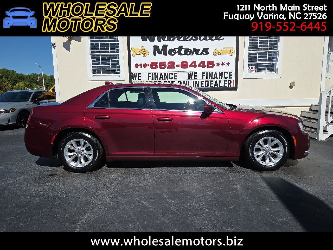 Used 2016 Chrysler 300 Limited RWD image 1